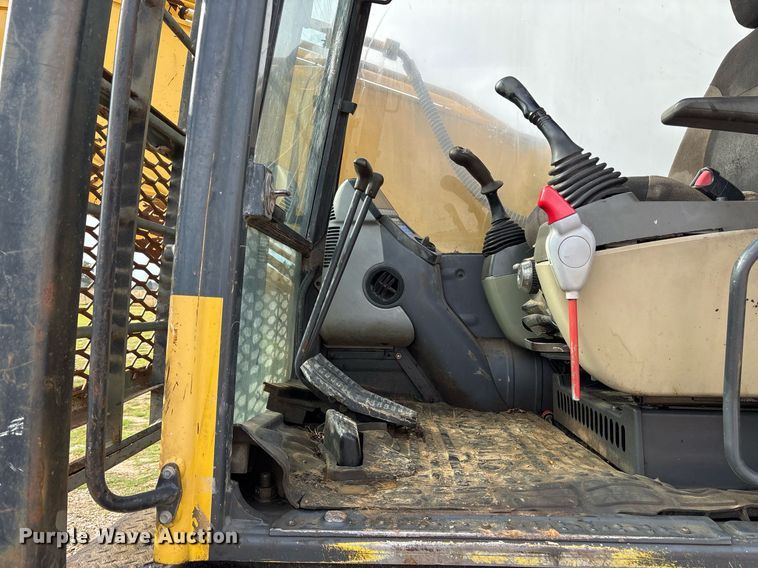 image for item DM1861 Komatsu  PC200LC-8 excavator