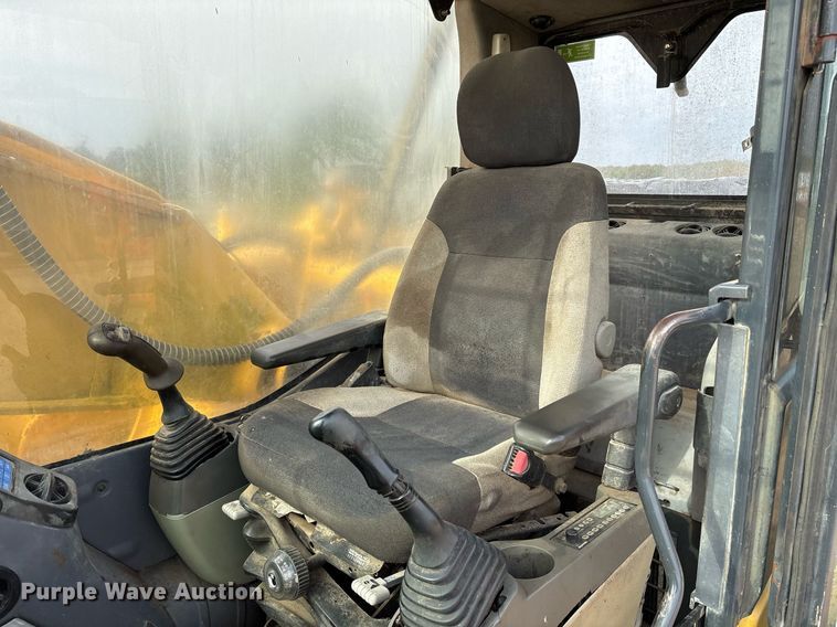 image for item DM1861 Komatsu  PC200LC-8 excavator