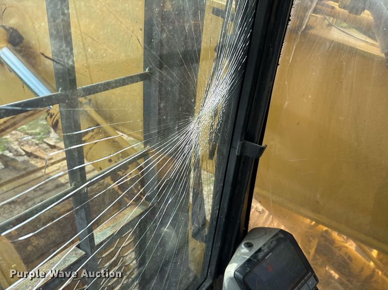 image for item DM1861 Komatsu  PC200LC-8 excavator