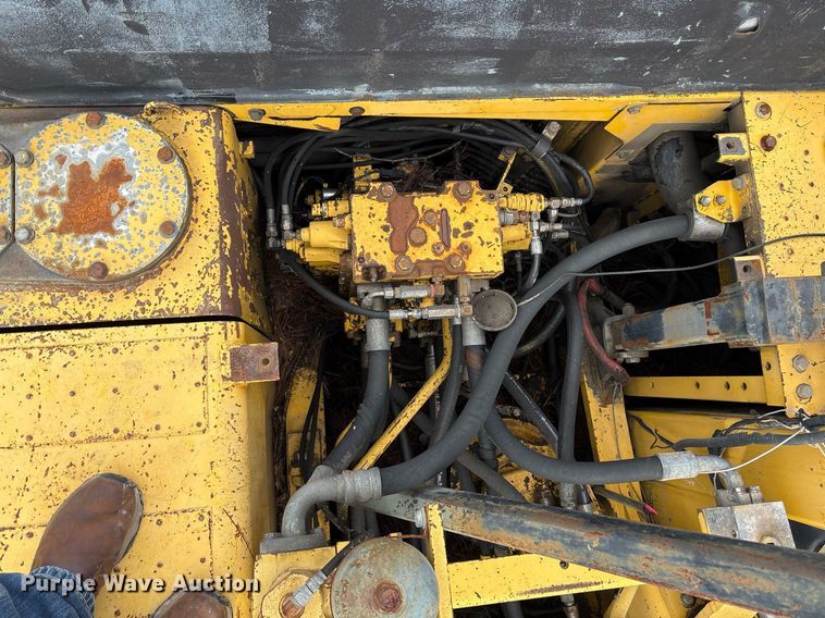 image for item DM1861 Komatsu  PC200LC-8 excavator