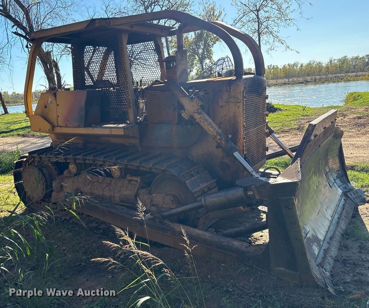 image for item DM1876 Dresser TD20E dozer