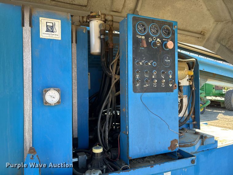 image for item DM1879 1996 Genie S-65 boom lift