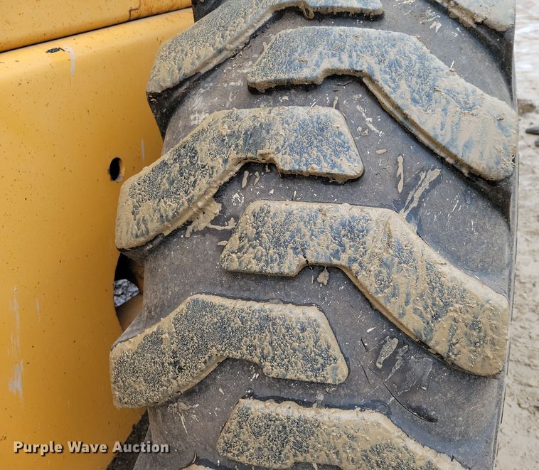 image for item DN3628 1998 Case 721B wheel loader