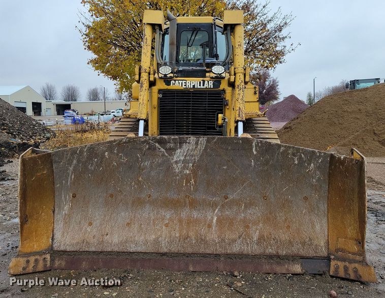 image for item DN3629 1998 Caterpillar D6R XL dozer
