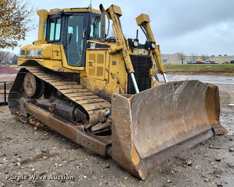 image for item DN3629 1998 Caterpillar D6R XL dozer