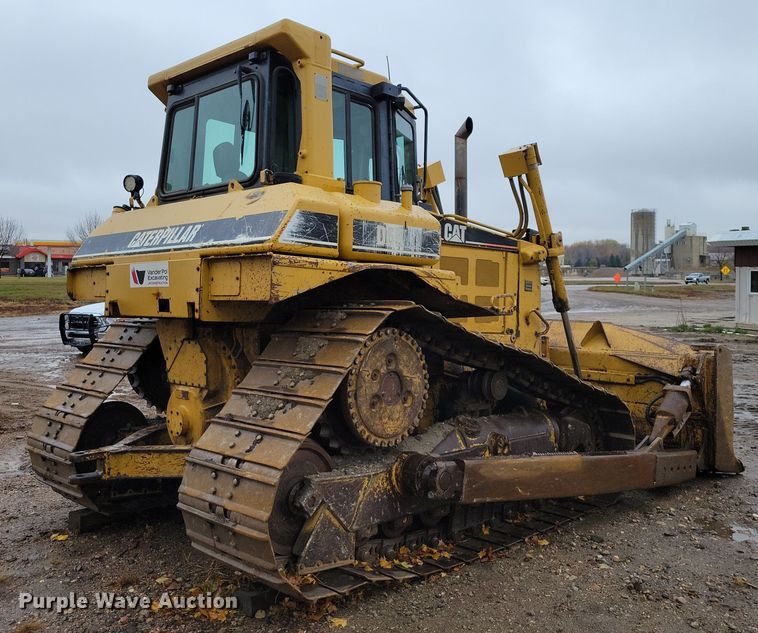 image for item DN3629 1998 Caterpillar D6R XL dozer