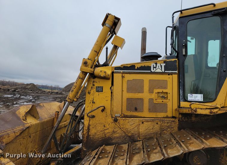image for item DN3629 1998 Caterpillar D6R XL dozer