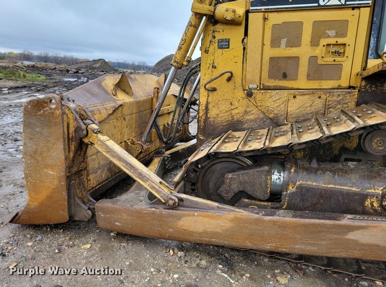 image for item DN3629 1998 Caterpillar D6R XL dozer