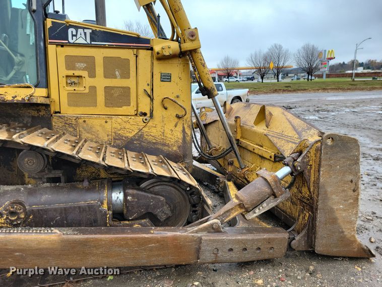 image for item DN3629 1998 Caterpillar D6R XL dozer