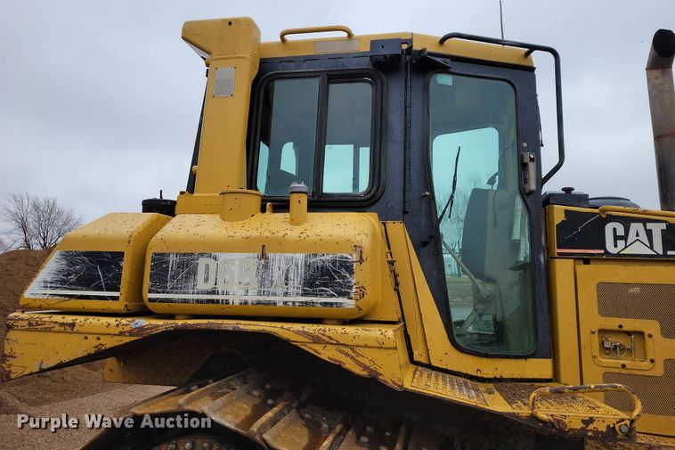 image for item DN3629 1998 Caterpillar D6R XL dozer