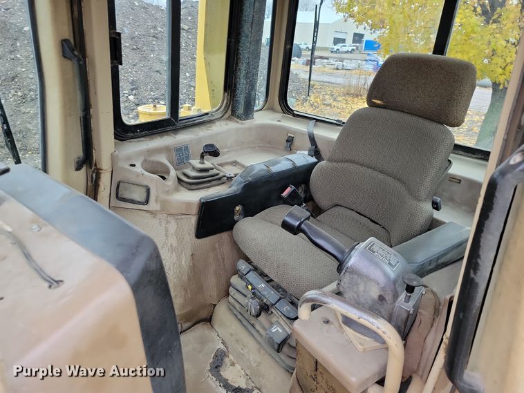 image for item DN3629 1998 Caterpillar D6R XL dozer