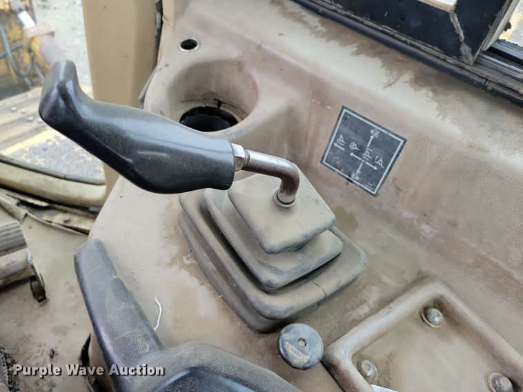 image for item DN3629 1998 Caterpillar D6R XL dozer