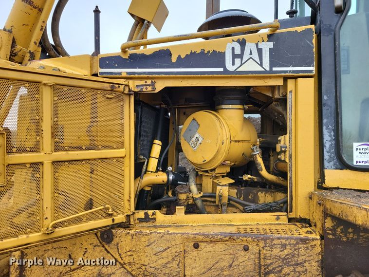 image for item DN3629 1998 Caterpillar D6R XL dozer