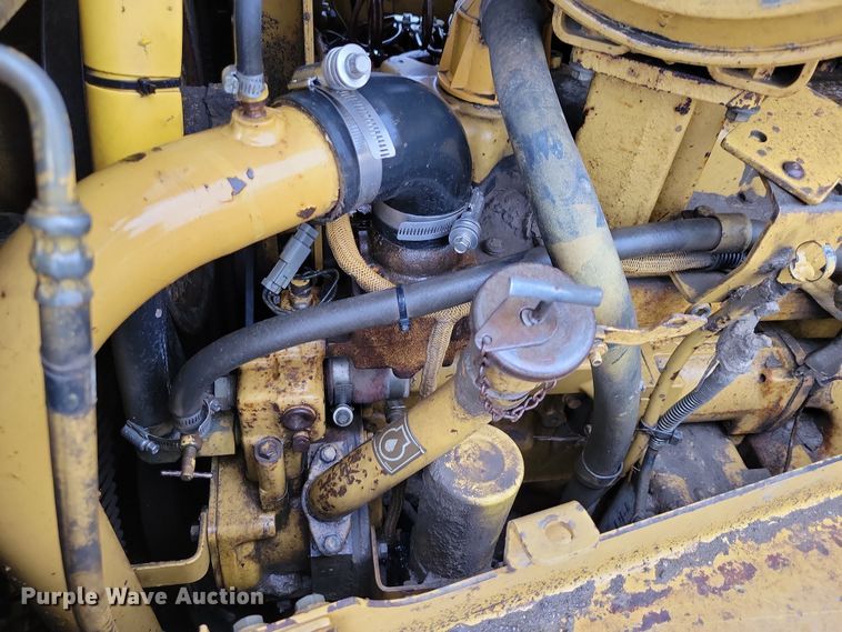 image for item DN3629 1998 Caterpillar D6R XL dozer