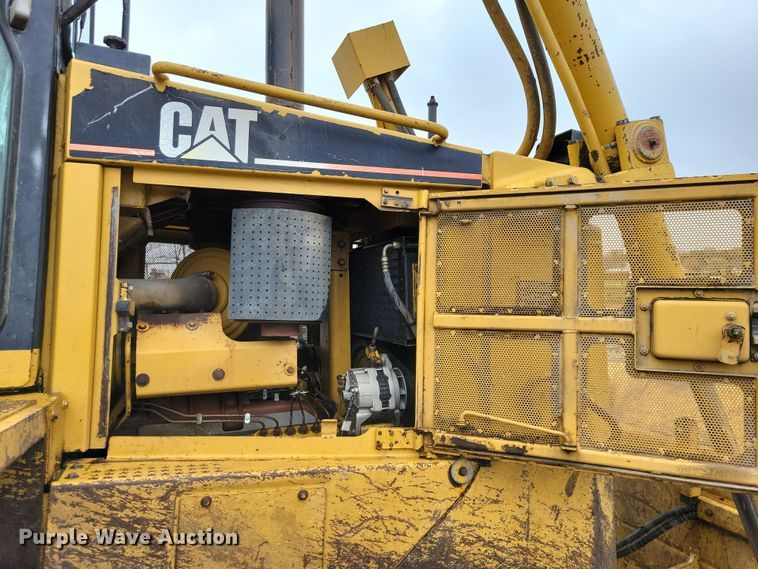 image for item DN3629 1998 Caterpillar D6R XL dozer