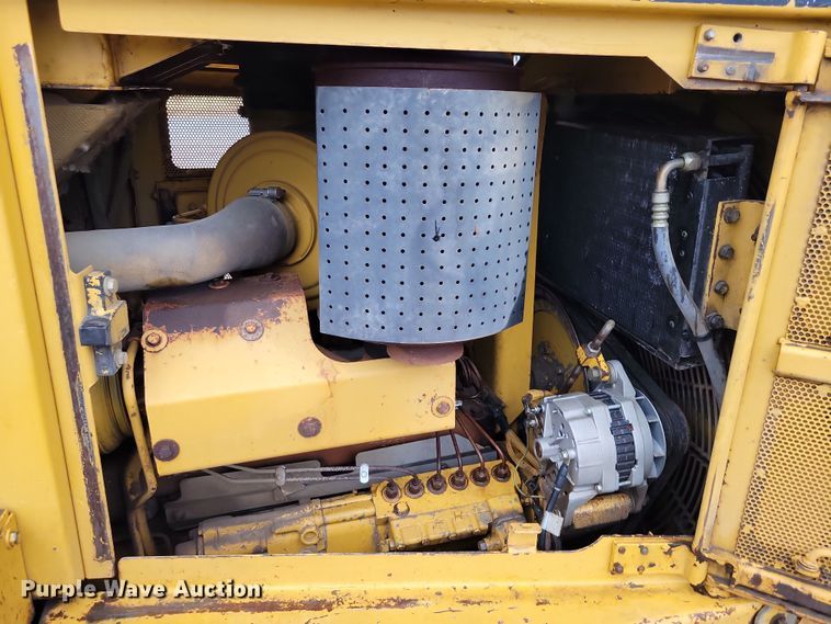 image for item DN3629 1998 Caterpillar D6R XL dozer
