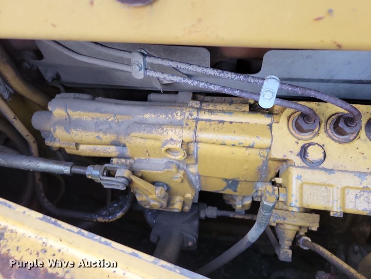 image for item DN3629 1998 Caterpillar D6R XL dozer