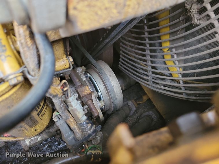 image for item DN3629 1998 Caterpillar D6R XL dozer