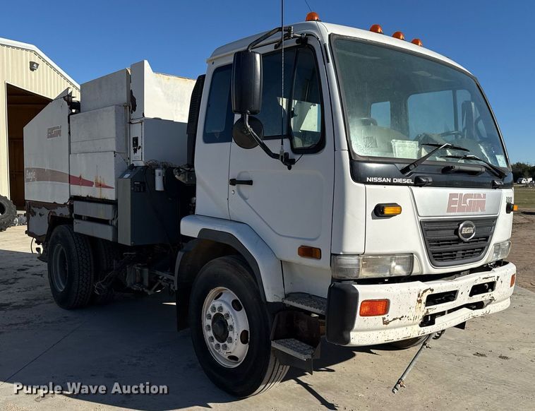 image for item DO2571 2009 Elgin Eagle street sweeper truck