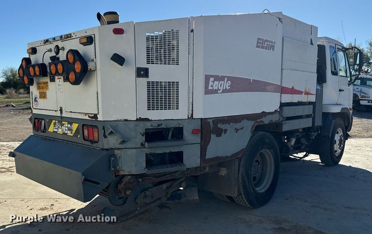 image for item DO2571 2009 Elgin Eagle street sweeper truck