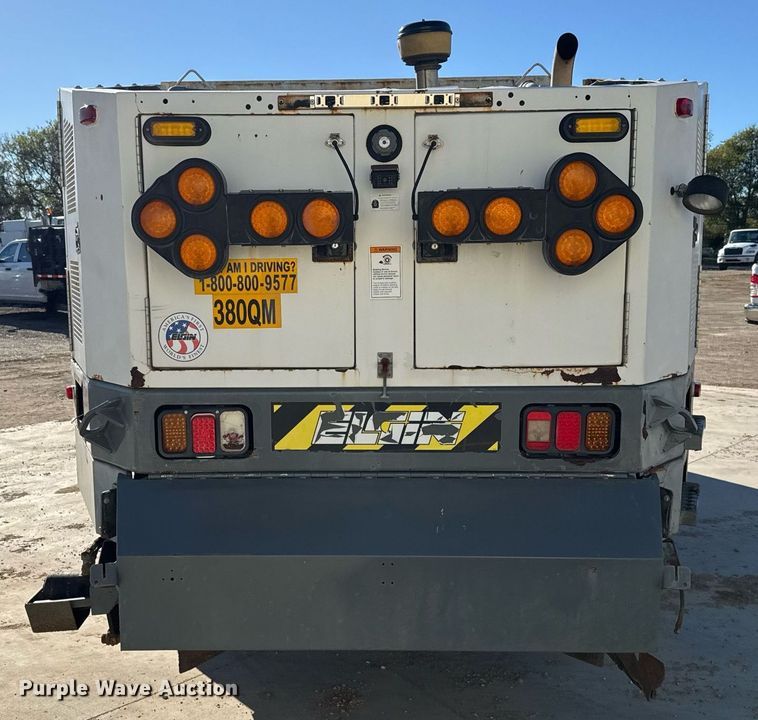 image for item DO2571 2009 Elgin Eagle street sweeper truck