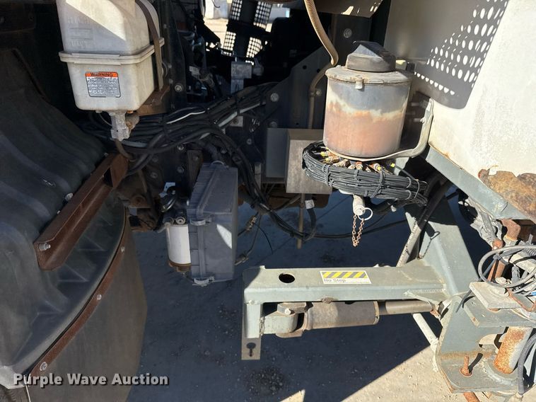 image for item DO2571 2009 Elgin Eagle street sweeper truck