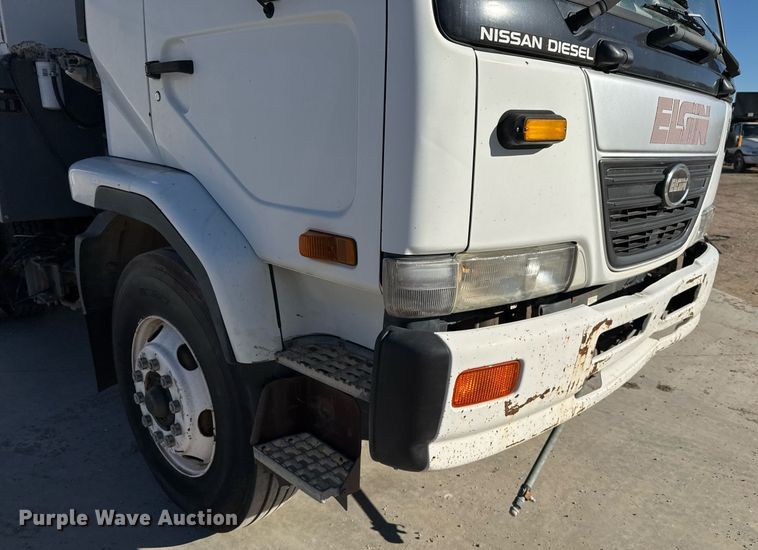 image for item DO2571 2009 Elgin Eagle street sweeper truck