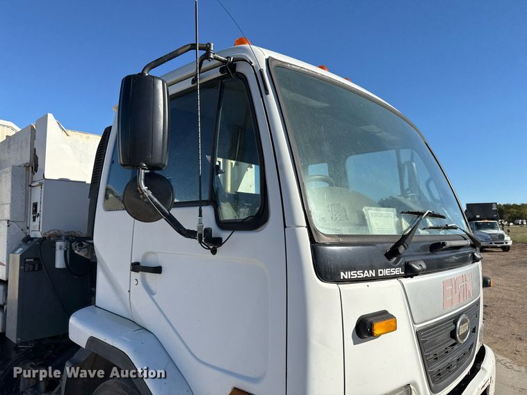 image for item DO2571 2009 Elgin Eagle street sweeper truck