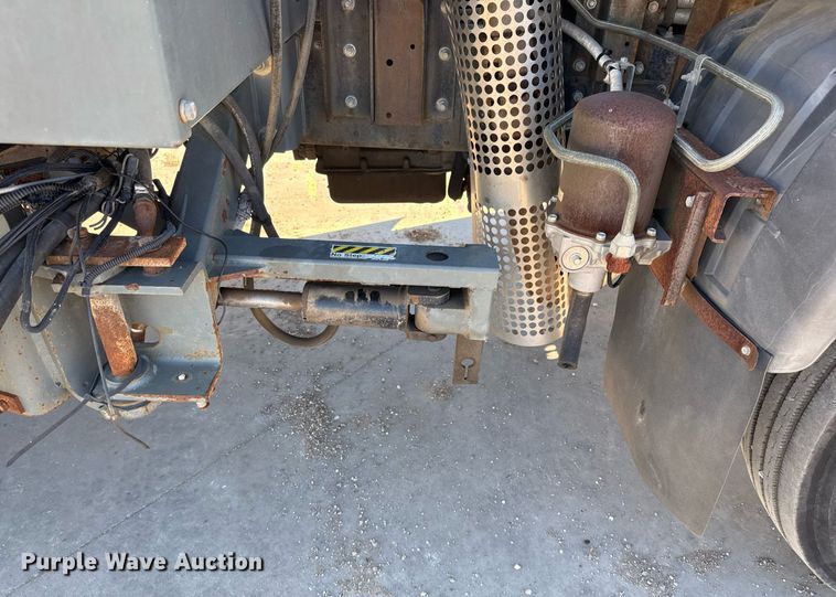 image for item DO2571 2009 Elgin Eagle street sweeper truck