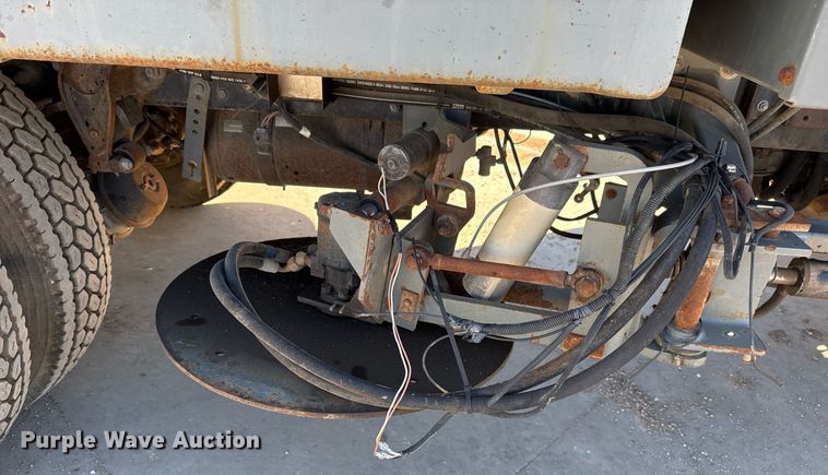 image for item DO2571 2009 Elgin Eagle street sweeper truck