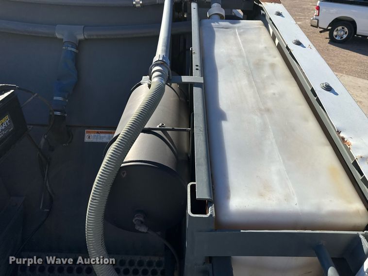 image for item DO2571 2009 Elgin Eagle street sweeper truck