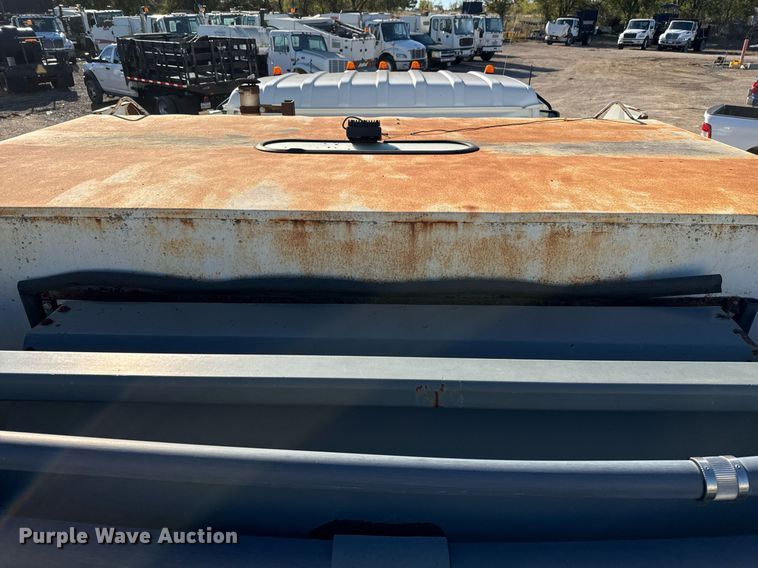 image for item DO2571 2009 Elgin Eagle street sweeper truck