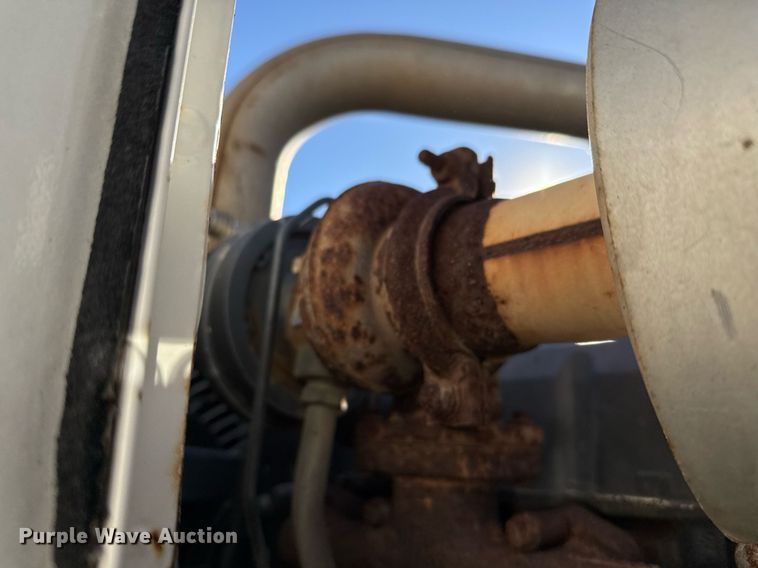 image for item DO2571 2009 Elgin Eagle street sweeper truck