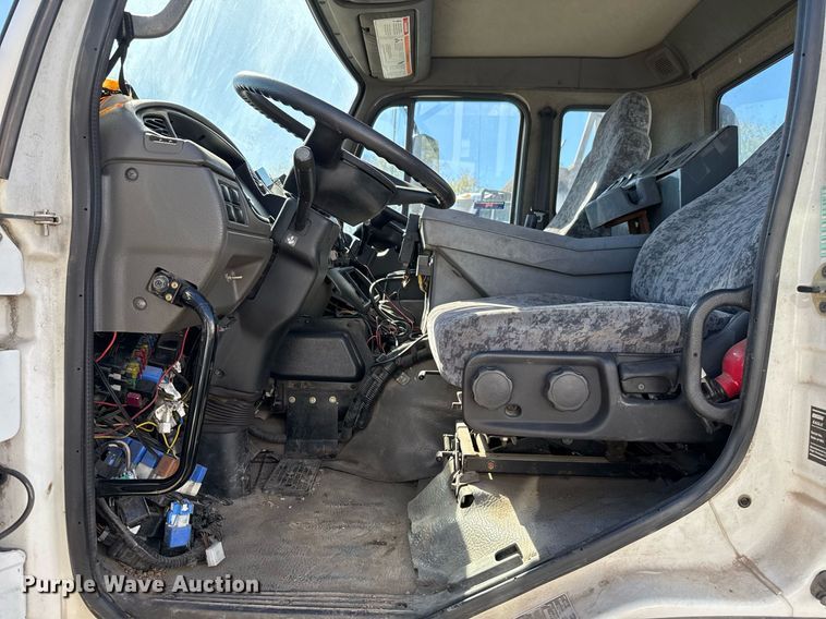 image for item DO2571 2009 Elgin Eagle street sweeper truck