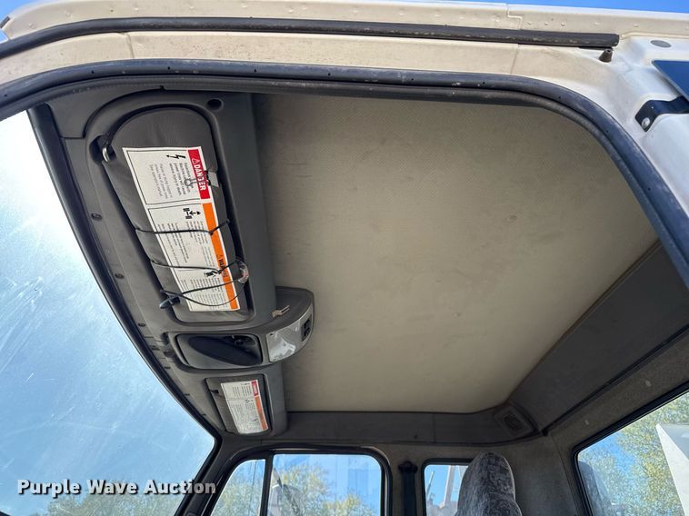 image for item DO2571 2009 Elgin Eagle street sweeper truck