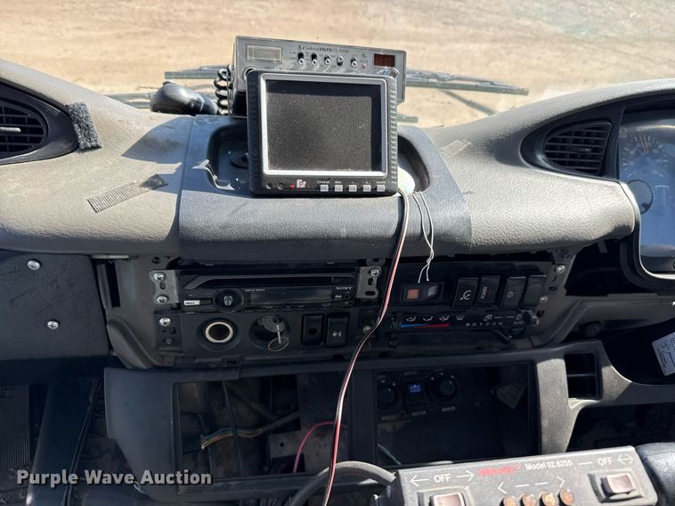 image for item DO2571 2009 Elgin Eagle street sweeper truck