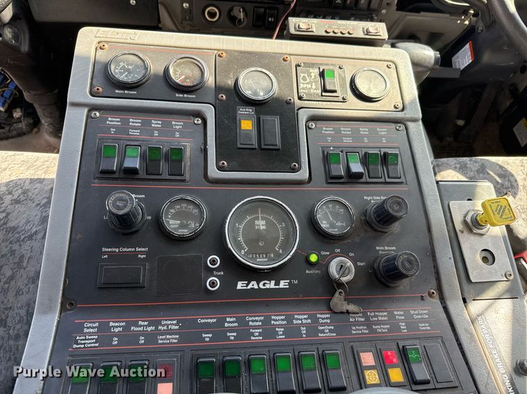 image for item DO2571 2009 Elgin Eagle street sweeper truck