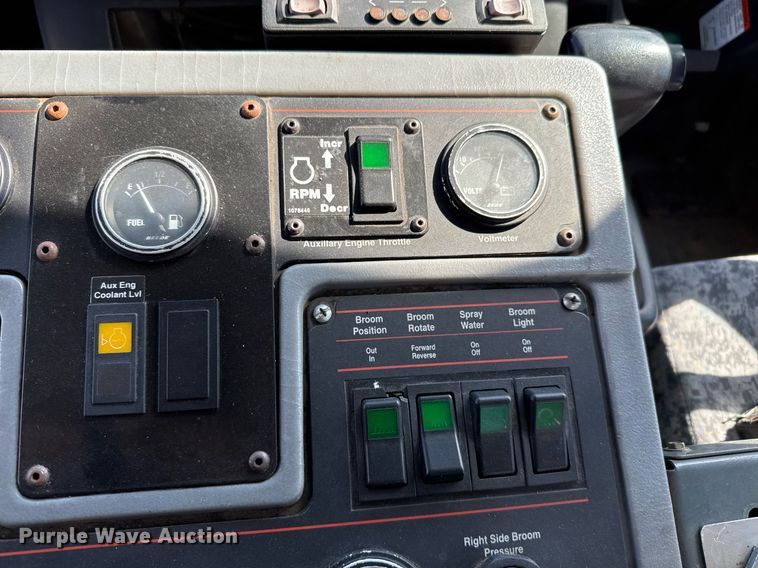 image for item DO2571 2009 Elgin Eagle street sweeper truck