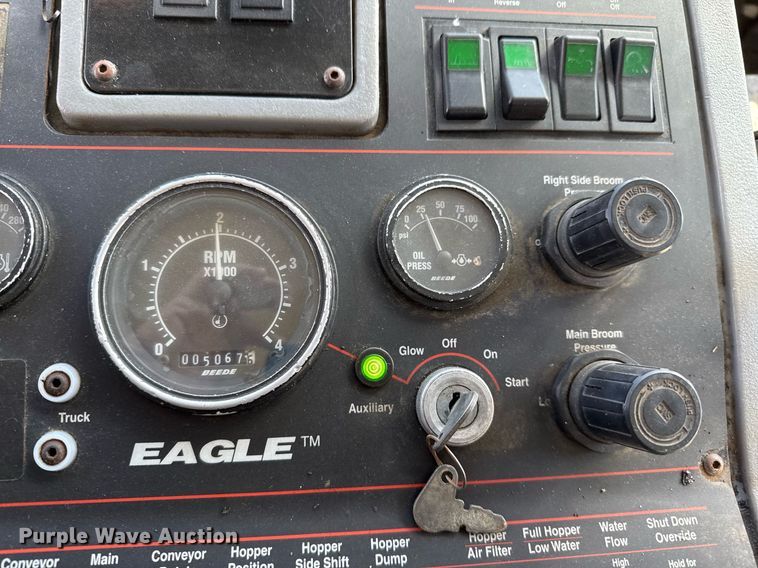 image for item DO2571 2009 Elgin Eagle street sweeper truck