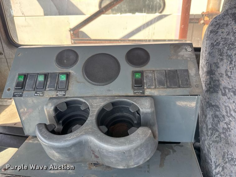 image for item DO2571 2009 Elgin Eagle street sweeper truck