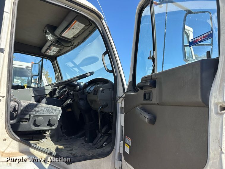 image for item DO2571 2009 Elgin Eagle street sweeper truck