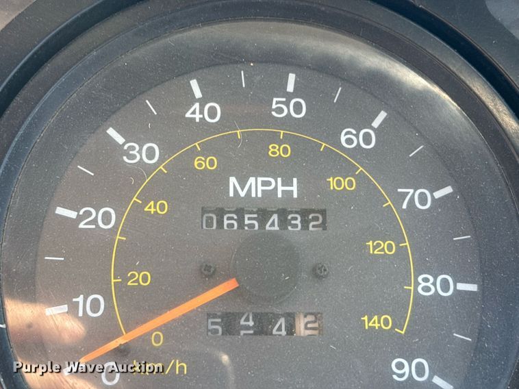 image for item DO2571 2009 Elgin Eagle street sweeper truck