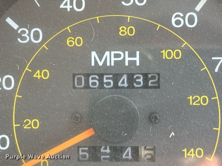 image for item DO2571 2009 Elgin Eagle street sweeper truck