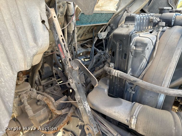 image for item DO2571 2009 Elgin Eagle street sweeper truck