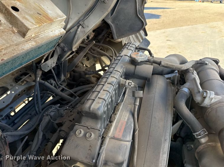 image for item DO2571 2009 Elgin Eagle street sweeper truck