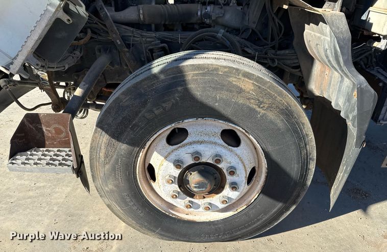 image for item DO2571 2009 Elgin Eagle street sweeper truck