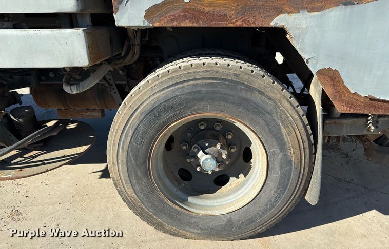 image for item DO2571 2009 Elgin Eagle street sweeper truck