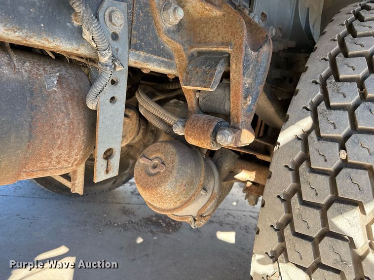 image for item DO2571 2009 Elgin Eagle street sweeper truck