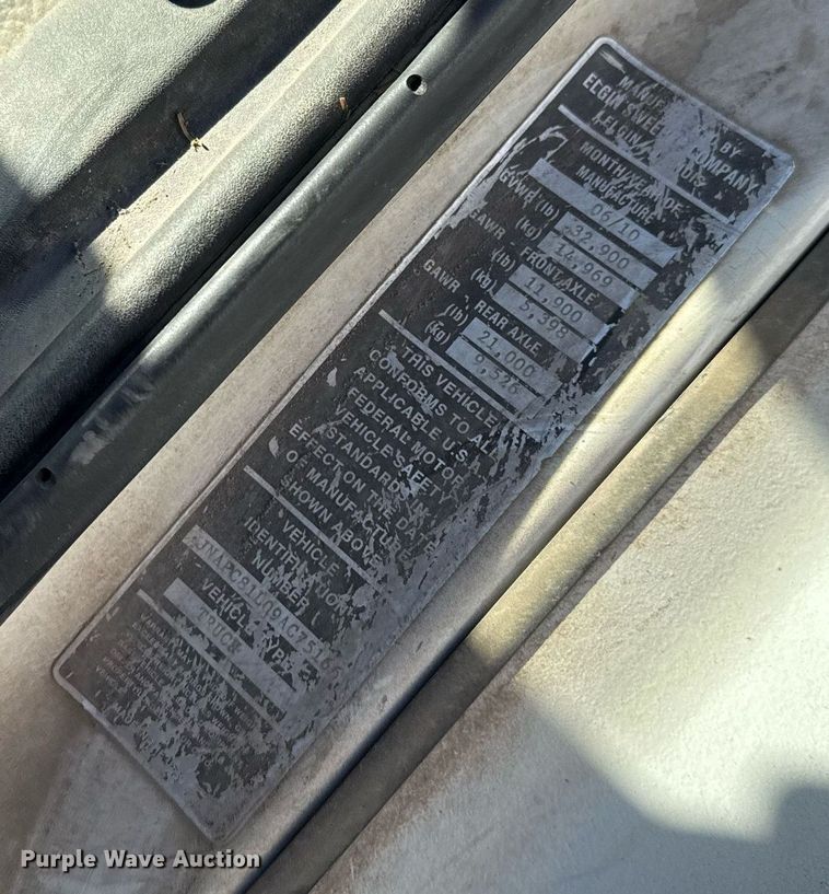 image for item DO2571 2009 Elgin Eagle street sweeper truck