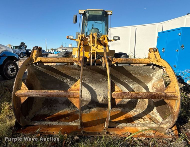 image for item DO7635 2000 John Deere 344H wheel loader